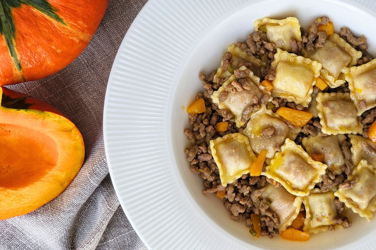 Agnolotti Zucca e Amaretti con Ragù rustico