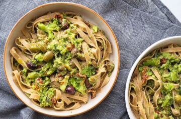Tagliatelle integrali broccoli e alici
