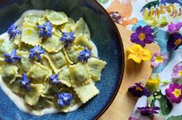 Agnolotti Borragine e Ricotta con robiola